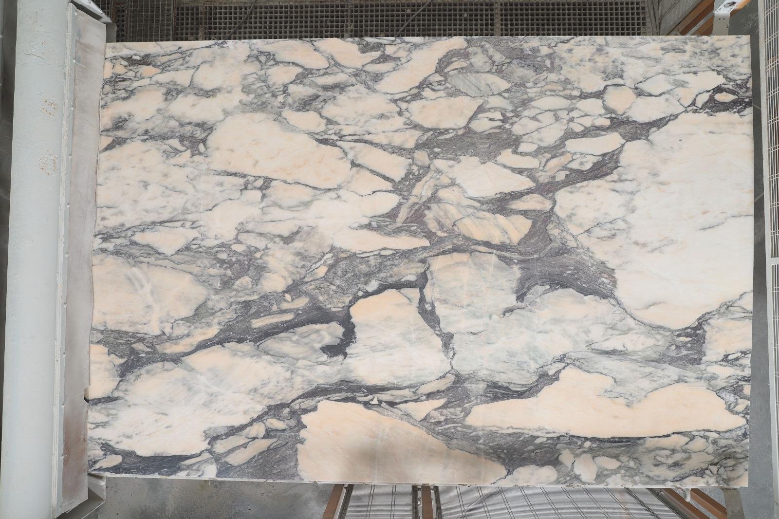 slab-4-calacatta-viola