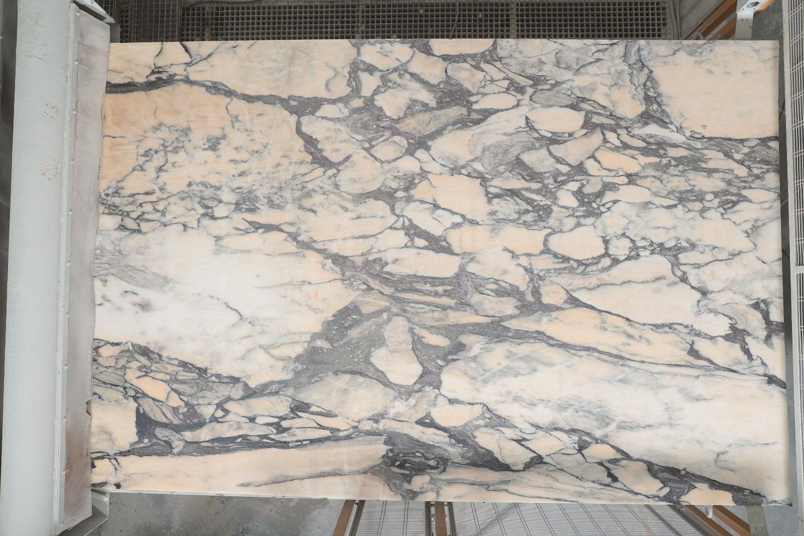 slab-5-calacatta-viola