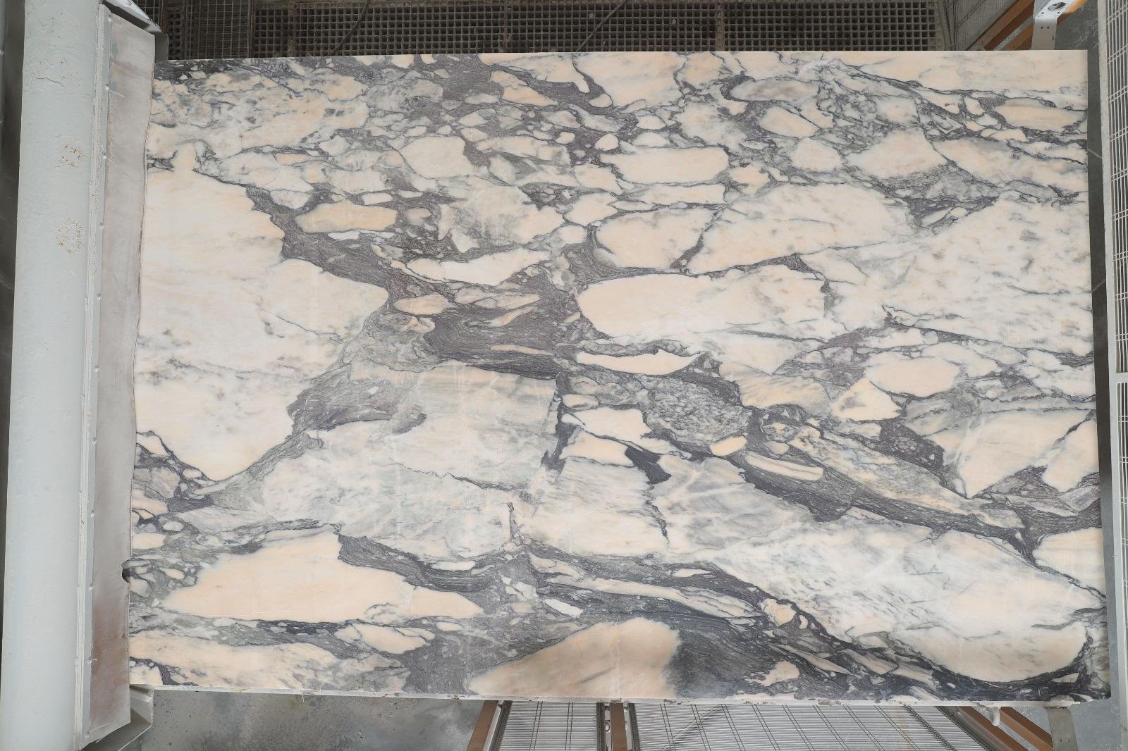 slab-7-calacatta-viola